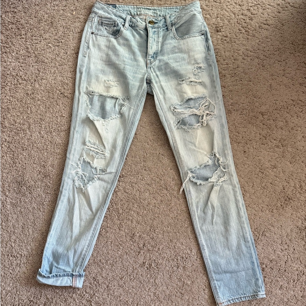 AEO Light Blue Distressed Women Jeans